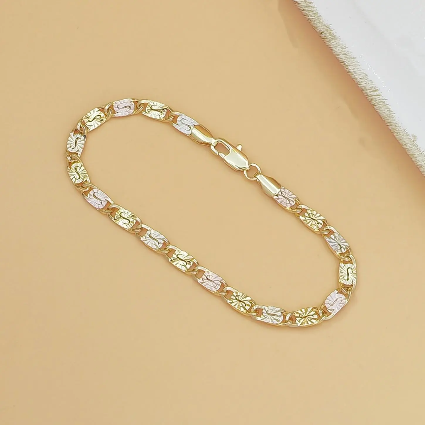 14K Gold Tri-Color Mariner Link Bracelet Polished Floral Engraved Three Tone Chain Elegant Dainty Jewelry Gift for Women Versatile for Casual and Formal Occasions