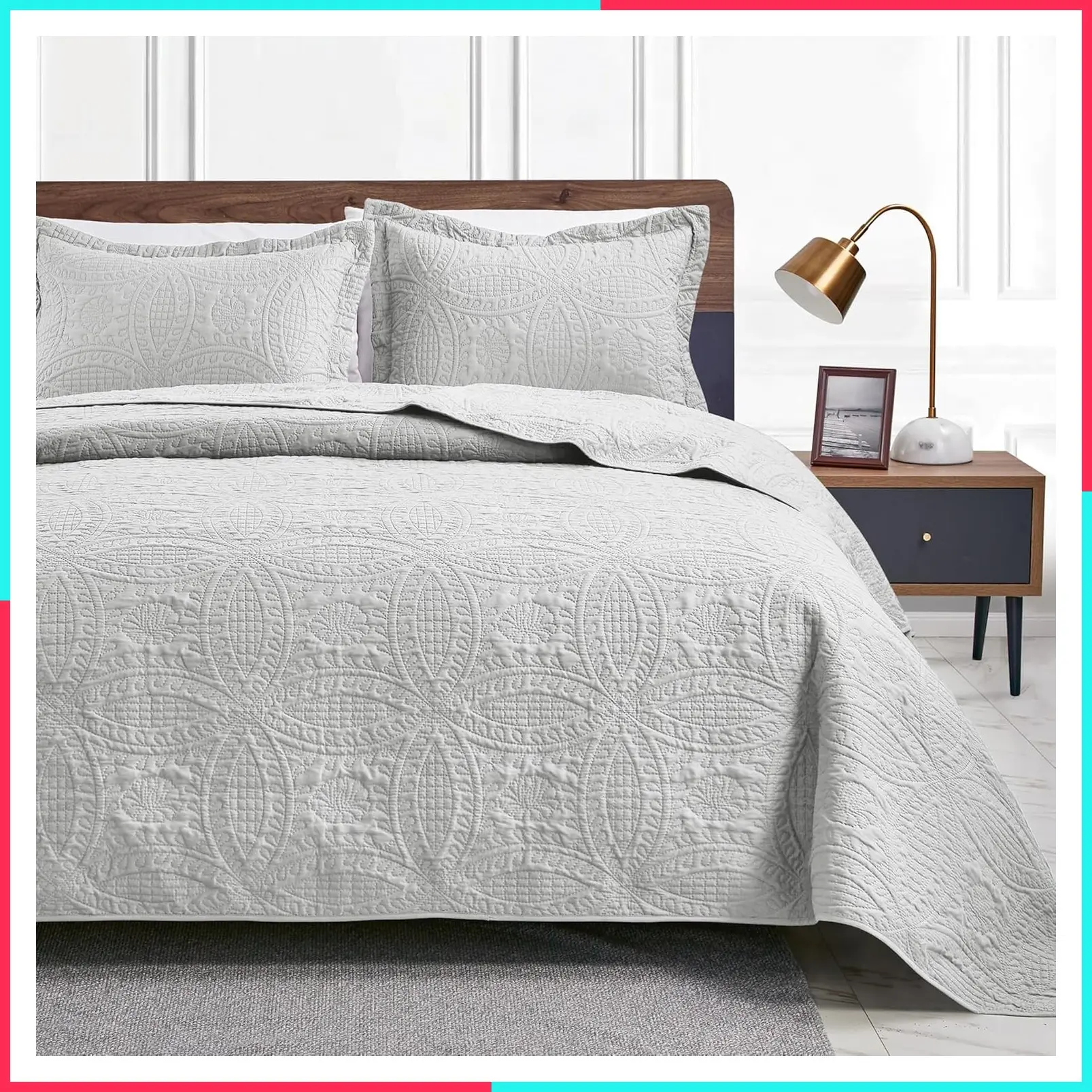 Quilts for Queen Bed Light Grey Bedspreads Bedding Set - Summer Lightweight Bedspread Comforter - Coin Pattern Bedding Coverlet for All Season - 3 Pieces (1 Quilt, 2 Pillow Shams)