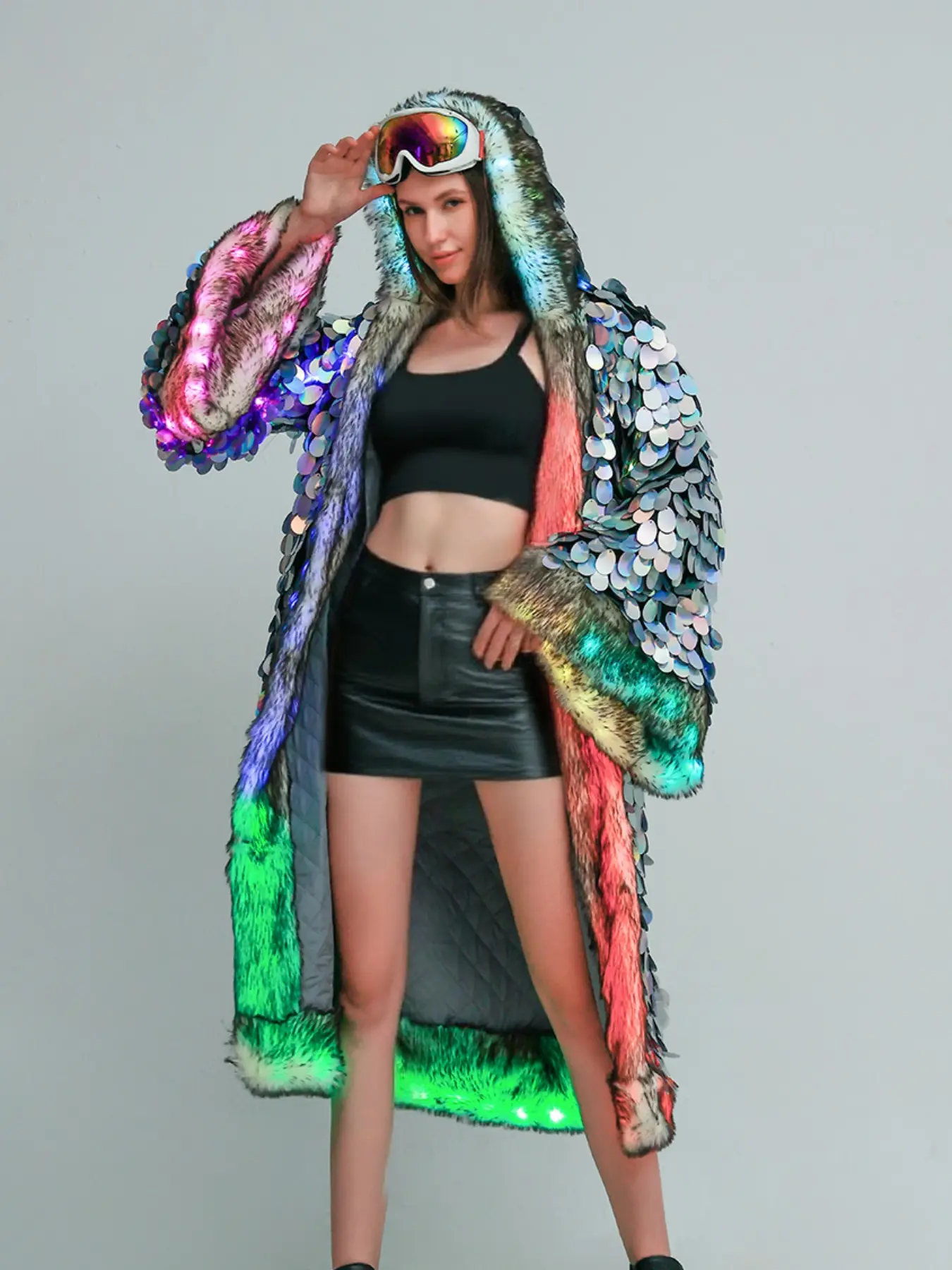 Women's Long‑Sleeve Faux Fur Coat with Built‑in LED‑Light (Battery Not Included), Fall‑Winter Casual Costume for Christmas, Halloween & Party Outfits