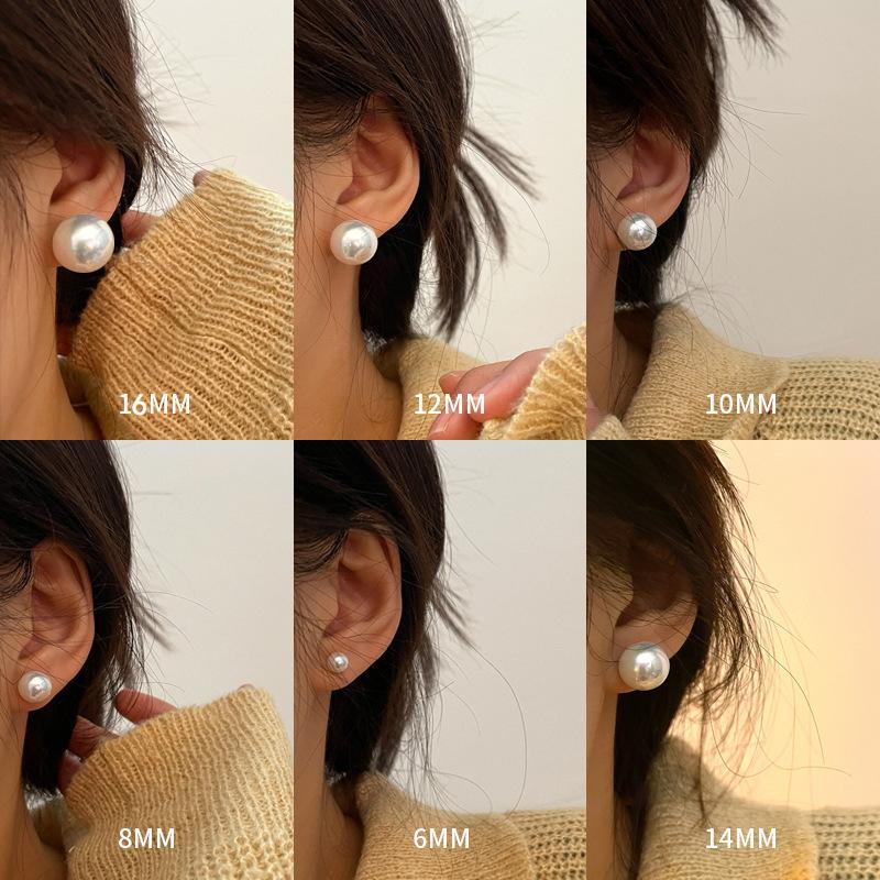 Compact sports protective gear. Lightweight and comfortable, suitable for all training sessions. Compact sports accessories. Suitable for running and training. Luxurious shiny pearl earrings. Made of 925 sterling silver