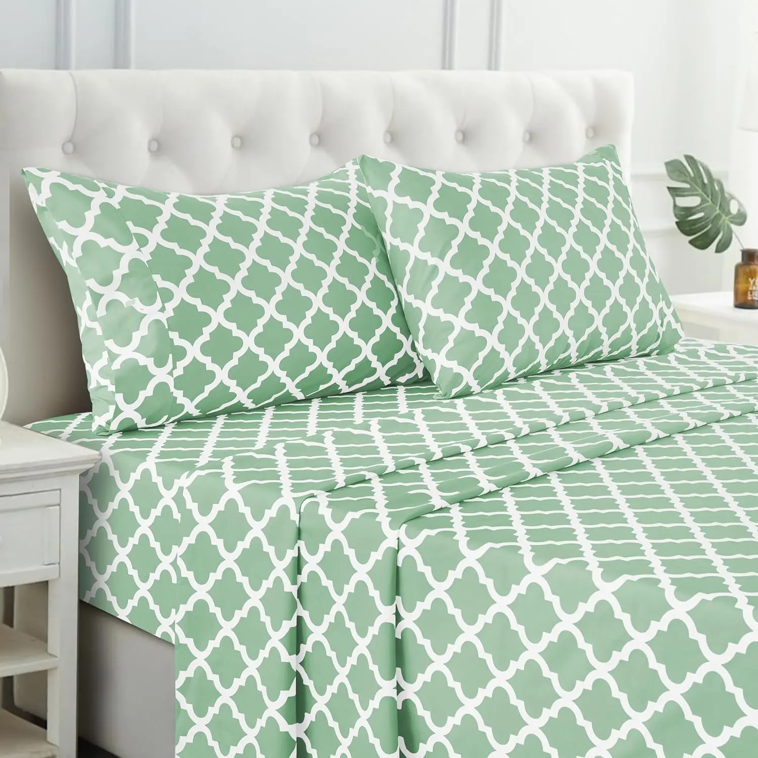 LUX  Quatrefoil Cal King Sheet Set - 4 Piece-Soft Microfiber Bed Sheets with Flat Sheet, 16 Inches Deep Fitted Sheet & Pillowcases, Breathable, Bedroom Decor, Oeko-TEX - Sage