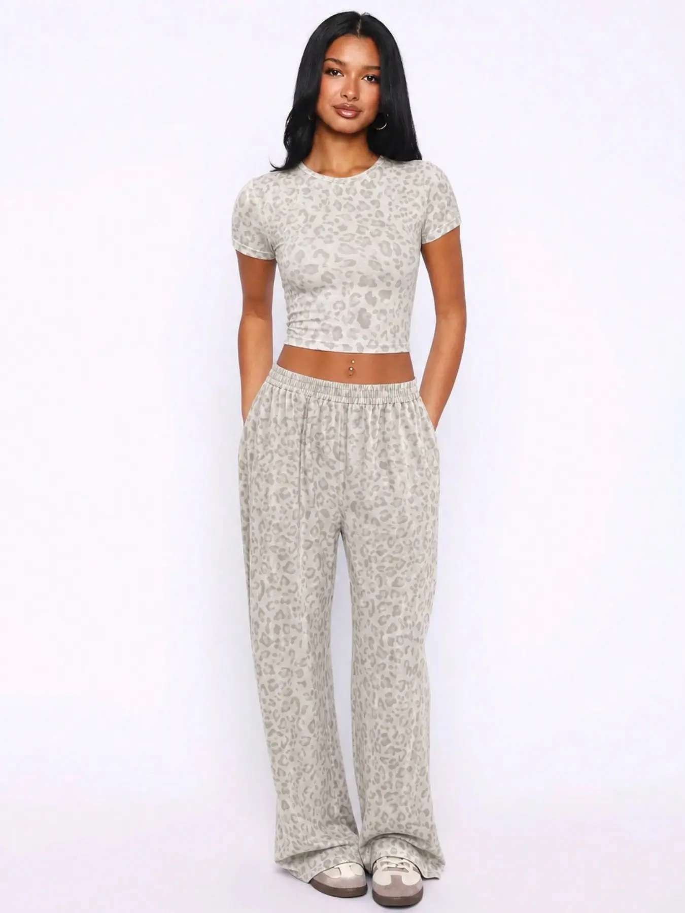 Women's Light Grey Leopard Crop Short Sleeve & Wide Leg Pants 2 Piece Outfit, Soft Knit Casual Matching Loungewear Set