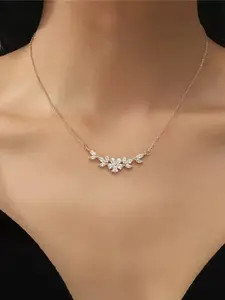 Women's Elegant Zircon Flower Pendant Necklace, Stylish Floral Design, Versatile Party & Vacation Jewelry, All-Season Fashion Accessory