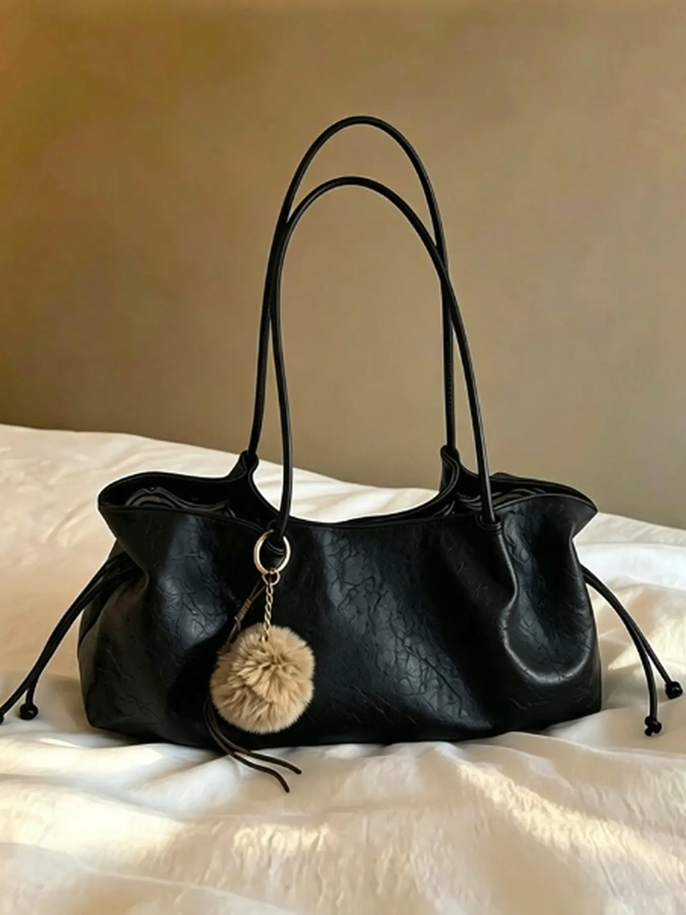 Loose vintage drawstring handbag with pleated texture, suitable for hanging plush ball accessories, double long shoulder straps, zipper closure, soft, suitable for large capacity shoulder bags of office workers and students, Fashion Crossbody Handbag