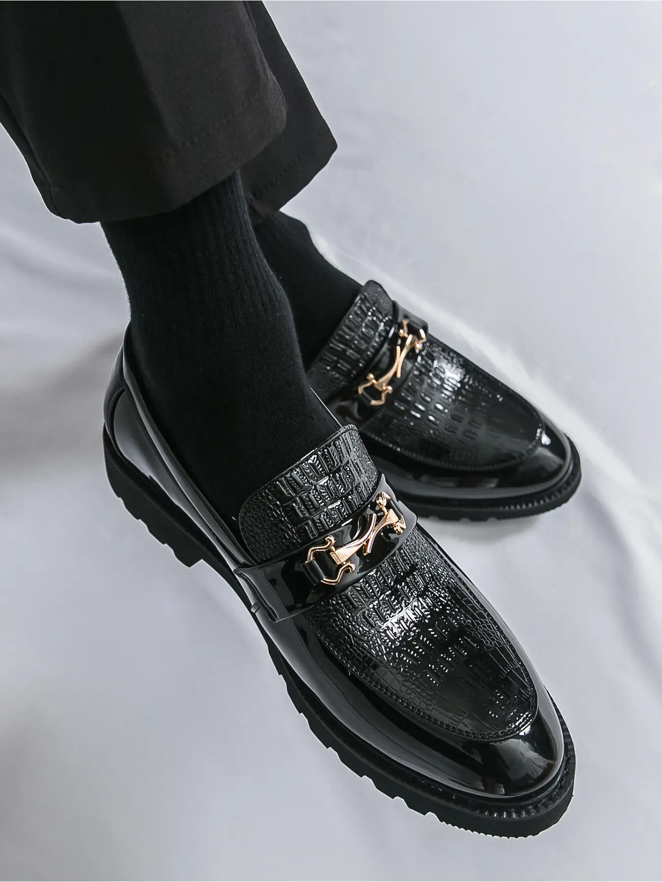 Men's Patent Leather Horsebit Loafers, Slip-On Dress Shoes, Embossed Textured Thick-Soled Shoes for Business, Weddings, and Parties