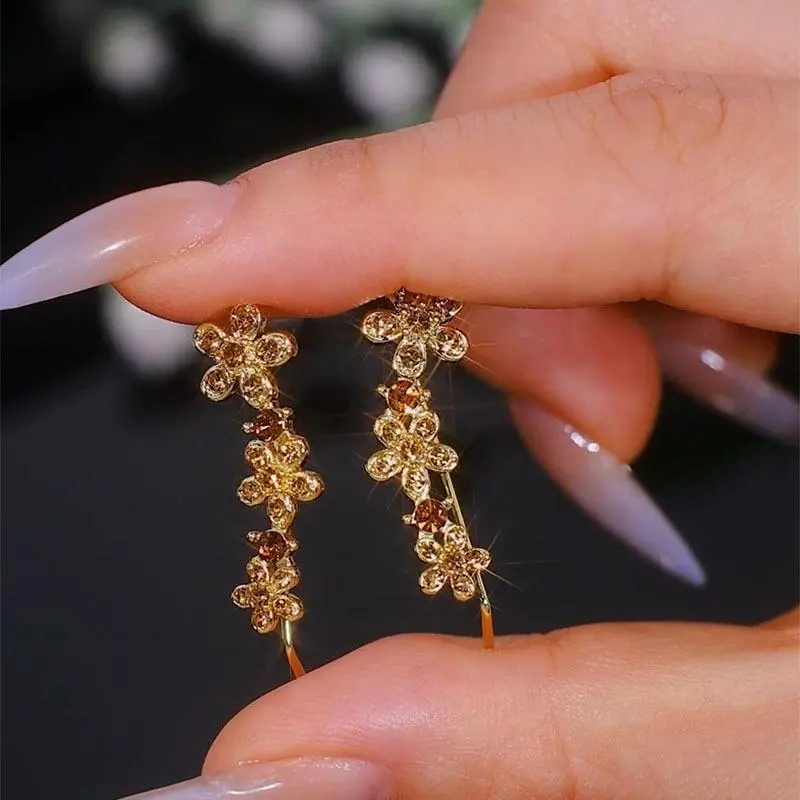 New Floral Cluster Earrings Unique Design High End Elegant Versatile Chic Jewelry for Women