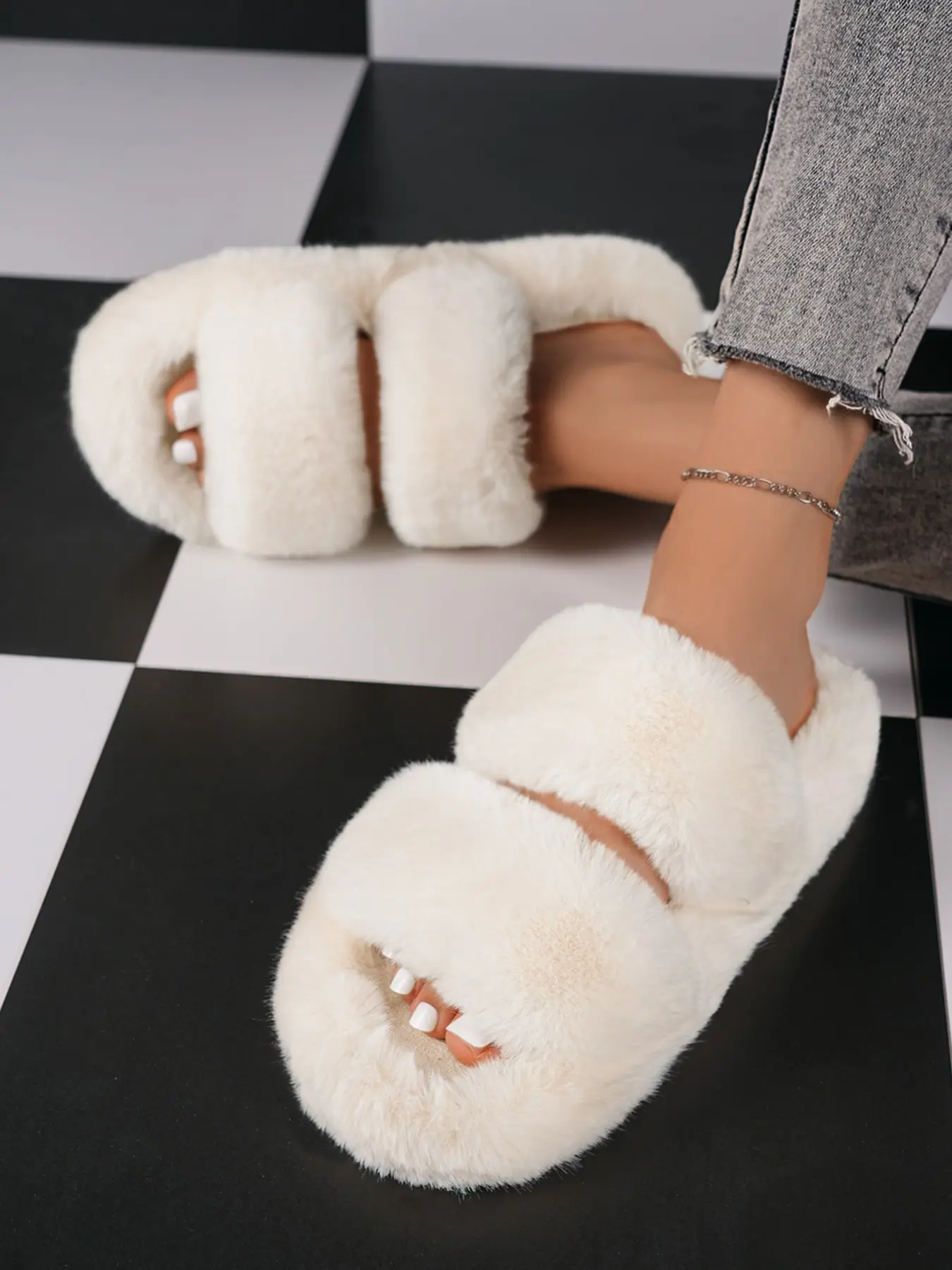 New Dopamine Dual Strap Plush Thick Sole Slip-Ons, Cozy Outdoor Fuzzy Slippers, Stylish Comfortable Footwear for All Seasons, Fluffy Home Slippers