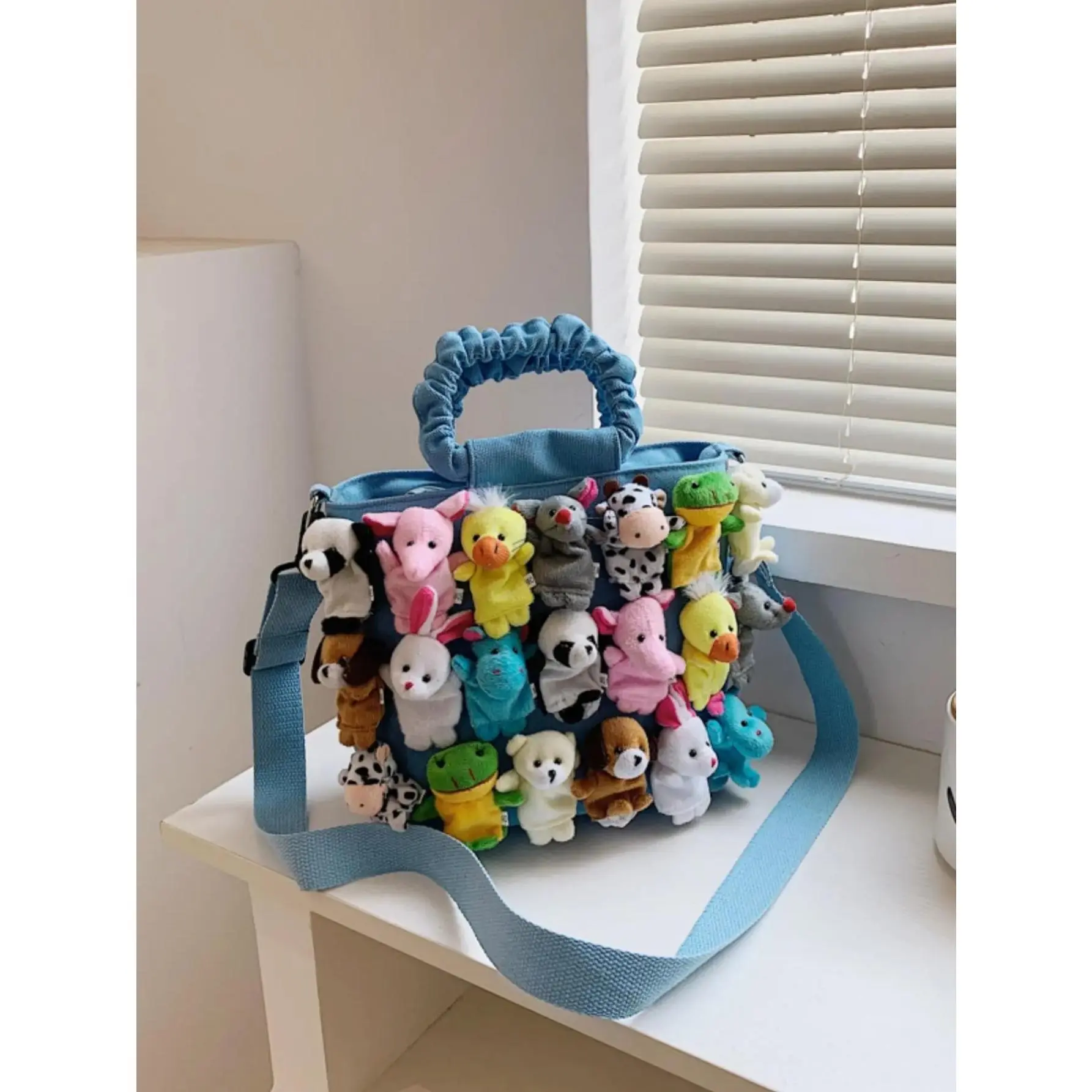 Cute Cartoon Animal Plush Crossbody Bag – Soft Fluffy Shoulder Purse with Adjustable Strap, Casual Everyday Handbag for Women Girls, Fashionable All-Match Cute Bag for Daily Life, Viral TikTok Trendy Novelty Purse for Travel & Outings
