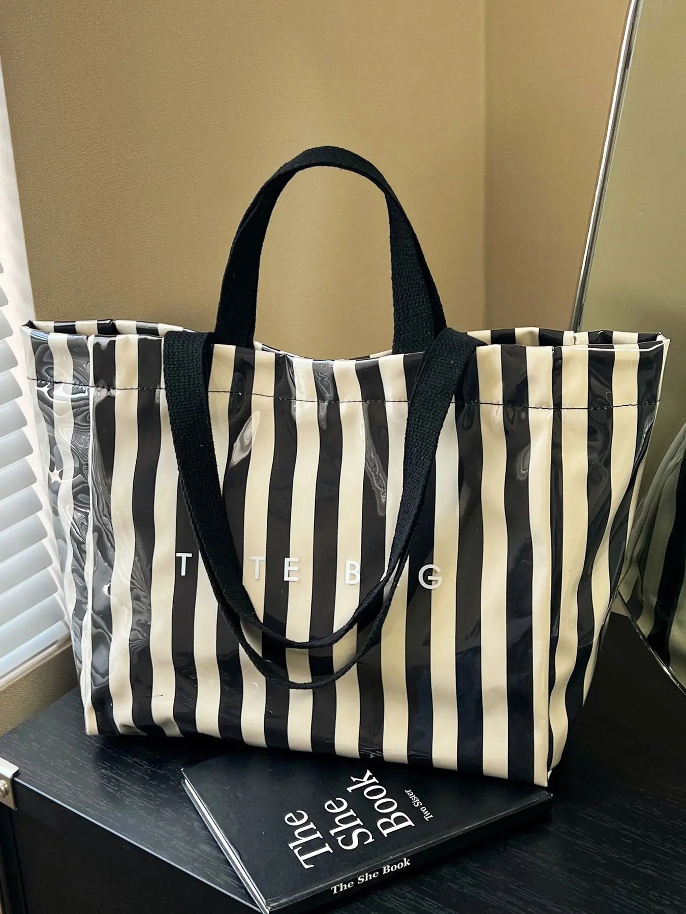New Striped College Style Tote Bag for Women, Glossy Waterproof Large Capacity, Durable Versatile Commute Street Shoulder Bag, Simple Elegant Daily Use
