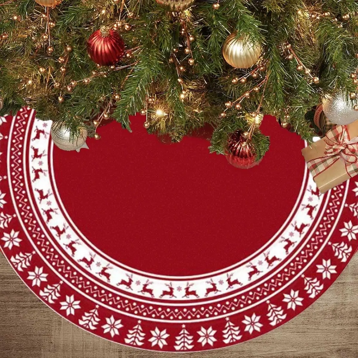Christmas Tree Skirt, Rural Style Snowflake and Reindeer Pattern, Ideal for Trees 3-7 Feet Tall, Perfect Holiday Decoration