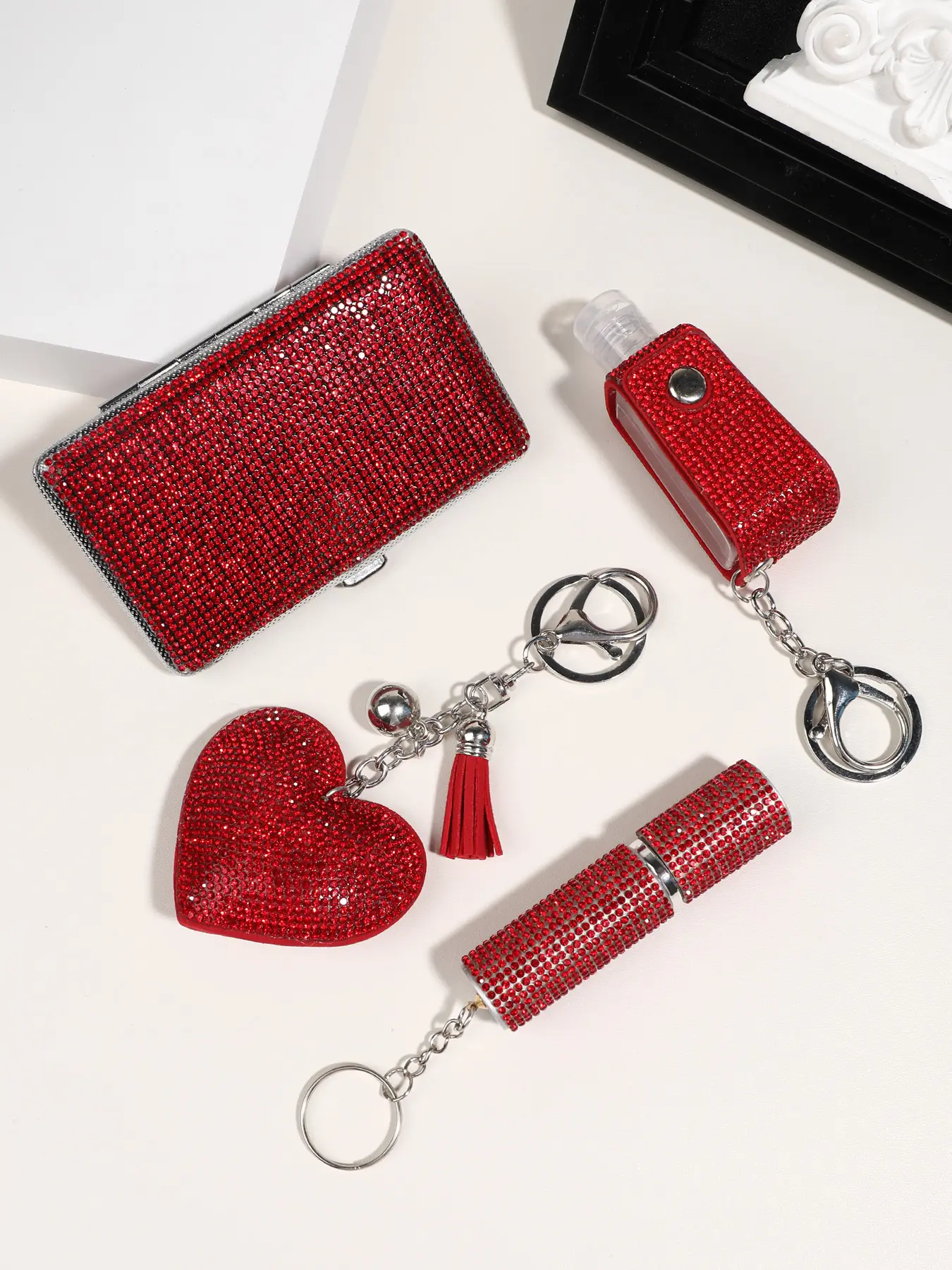 4pcs Flash Diamond Decoration Keychain suit Love Pendant Portable Press Bottle Creative Personality Internet Red Style Daily Matching Jewelry Cool Keychains