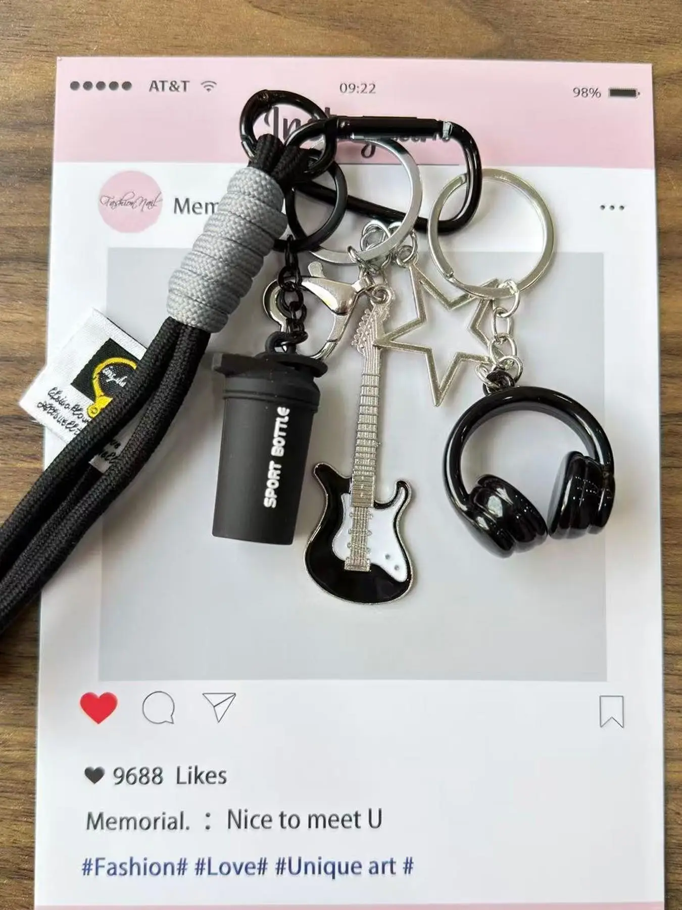 Y2K Rock Guitar Keychain With Headphone Sport Bottle Star Charms Braided Wrist Lanyard Carabiner Bag Pendant Gift For Music Lovers Teen Girls