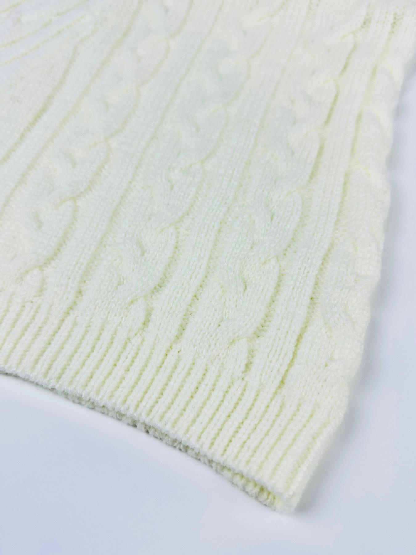 Women's 2 Pcs Sweater Set, Crew Neck Cable Knit Long Sleeve Knitted Crop Top & High Waist Shorts Set, Autumn/Winter Casual Fashion Cozy Chic Soft 2 Piece Sweater Set, Women Fall Outfit, Winter Loungewear Set, Cute Winter Knit Set, Fall Clothes for Women