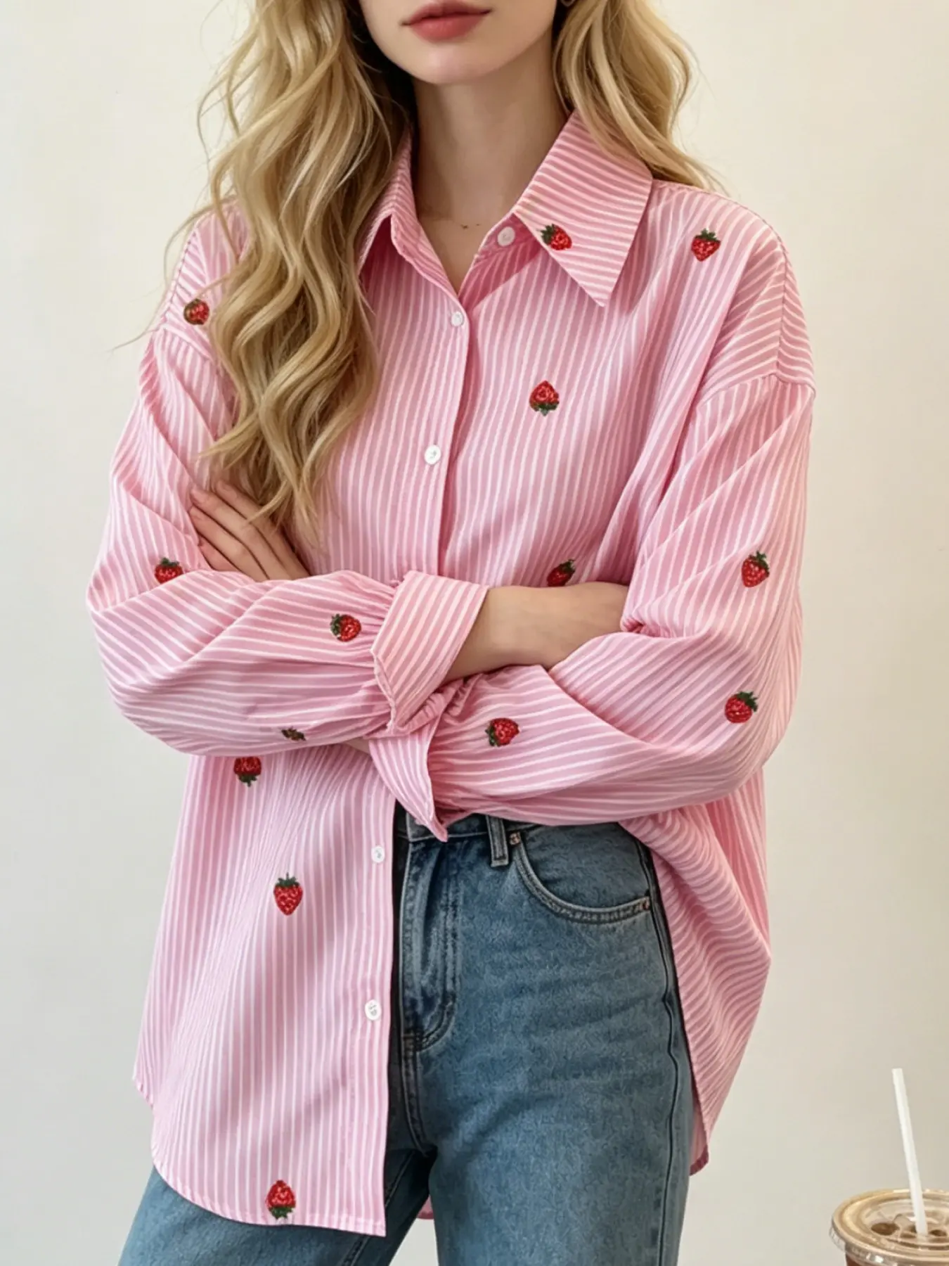 A fashionable pink strawberry striped Collared Long Sleeve loose shirt for women, with a hanging fabric that is breathable and suitable for commuting, shopping, outdoor activities, indoor and outdoor wear