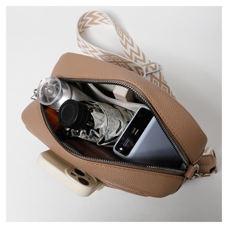 Wide shoulder strap bag, a must for travel, commuting and leisure, single shoulder outdoor travel, messenger bag, small square bag.