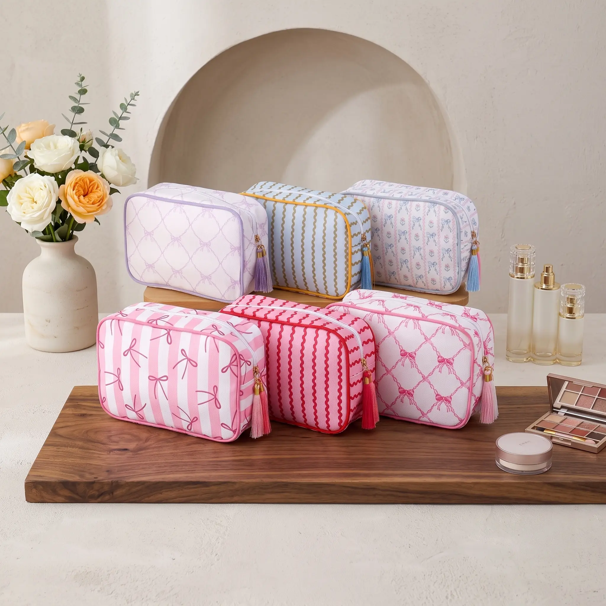 Large Capacity Travel Cosmetic Bag Lightweight Striped Toiletry Pouch For Women Daily Use Portable Lipstick Storage Organizer Breathable Polyester