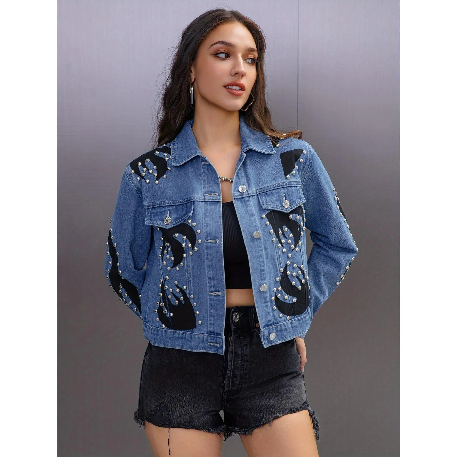 Lapel Collar Button Front Cropped Denim Jacket, Studded Metal Rivet Patchwork Graphic Long Sleeve Outerwear, Chest Flap Pockets Vintage Washed Loose Fit Denim Coat, Punk Rock Streetwear Casual Outer Top