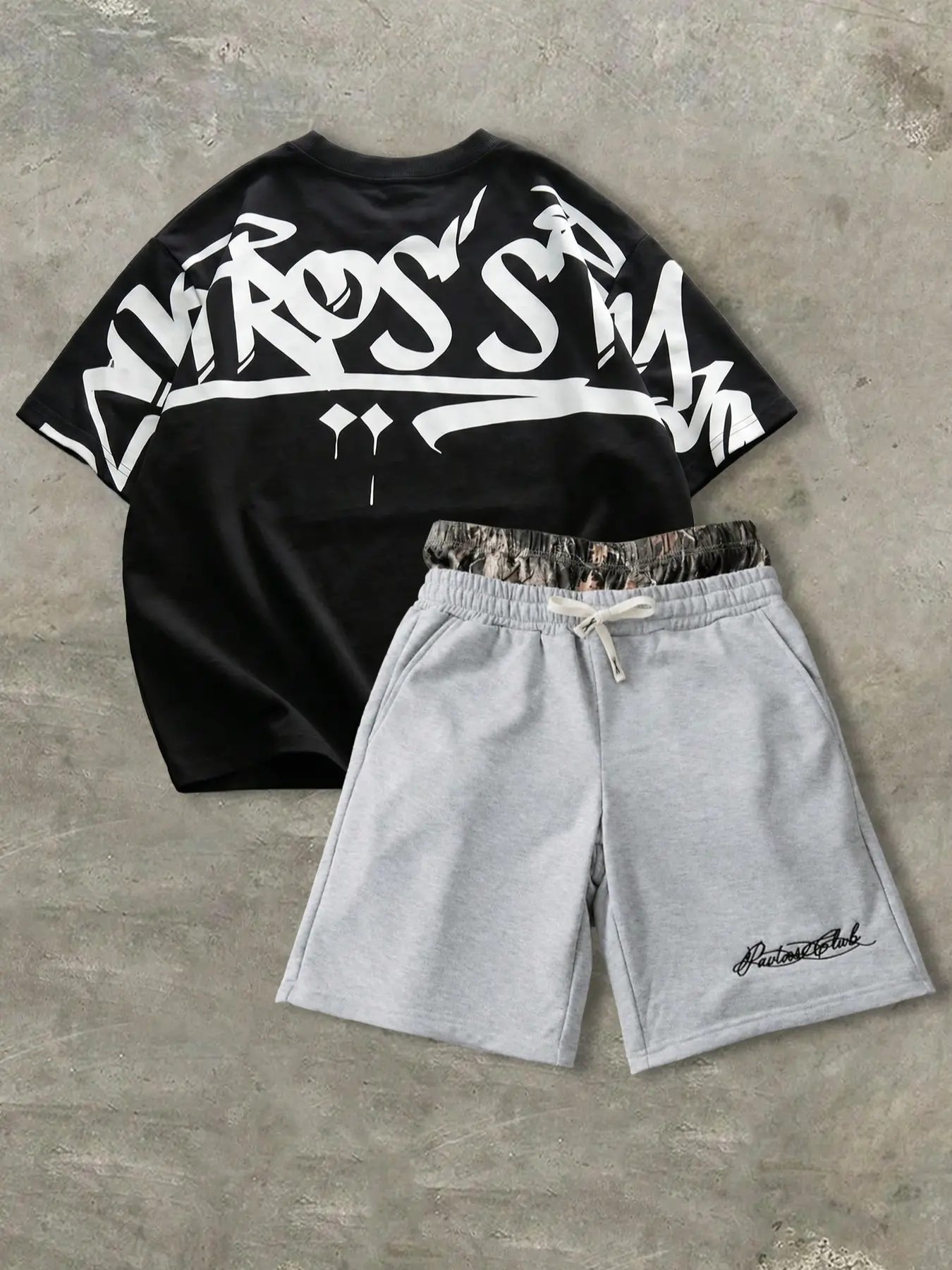 Men's Street Graffiti Style Oversize Short Sleeve T-Shirt, Camo Patchwork Gym Shorts, Fake Two-Piece Dual Waist T-Shirt Set