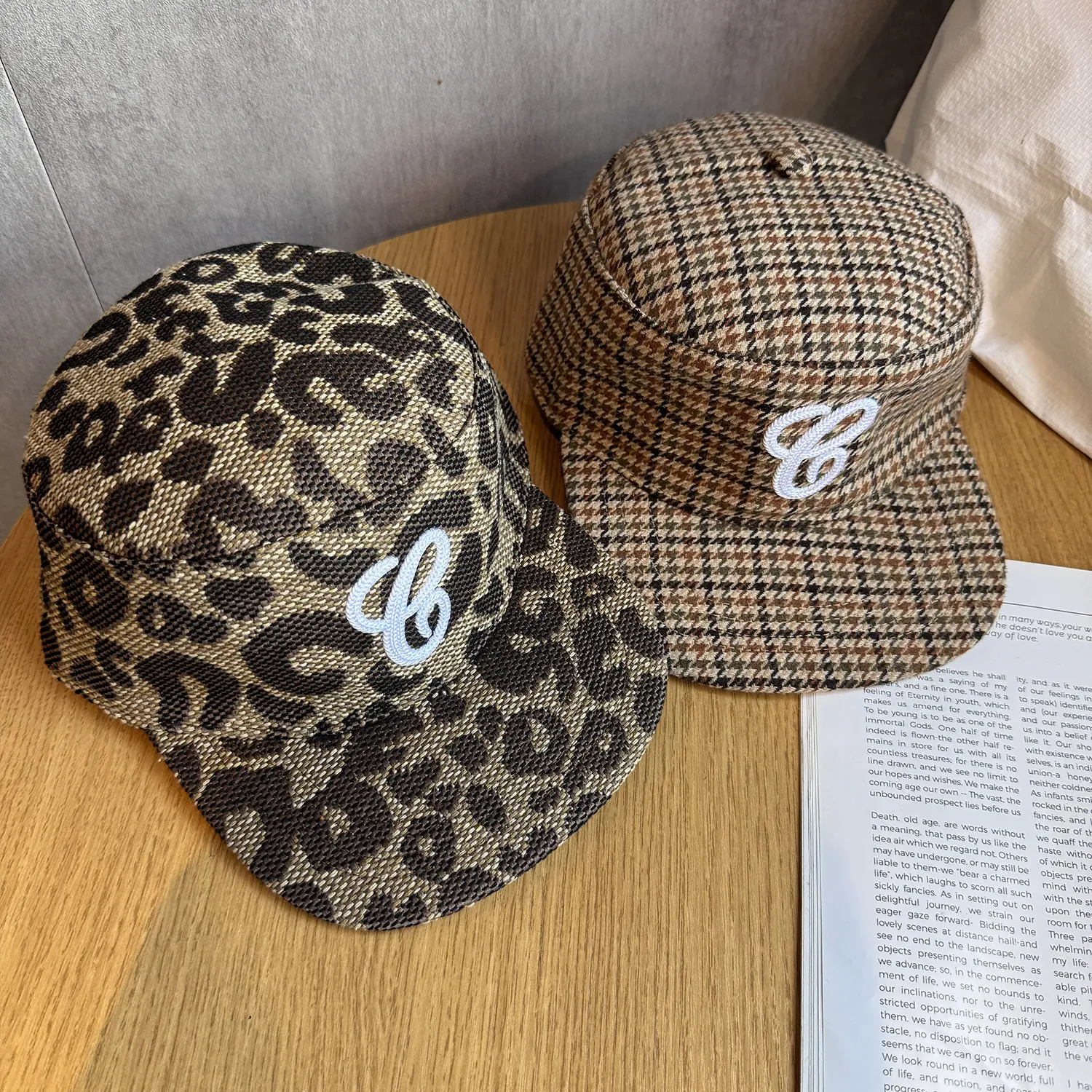 Vintage American Leopard Print Flat Top Baseball Cap for Women, 3D Embroidery Letter Flat Brim Trucker Hat, Y2K Streetwear Casual Adjustable Sun Hat, Fashion Fall Autumn Retro Trendy Ladies Duckbill Cap