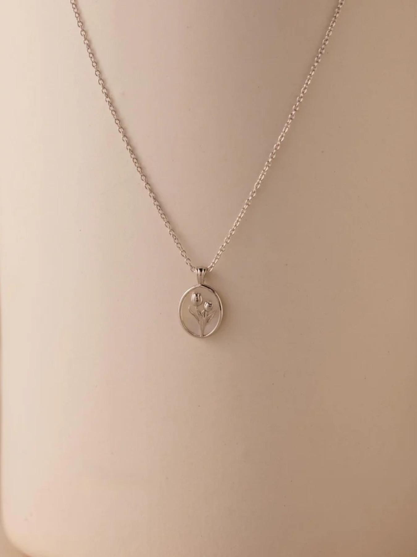 Elegant Tulip Pendant Necklace, Vintage Floral Design, Adjustable Clavicle Chain, Sweet Cute Jewelry Gift for Women, Exquisite Chain Jewelry