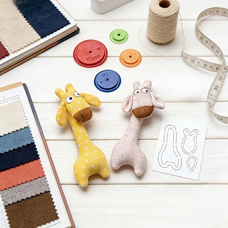 Mini Giraffe Patchwork Brooch Template with 4 tracing needles. DIY Giraffe Pattern Sewing Template, including transfer and auxiliary tracing functions