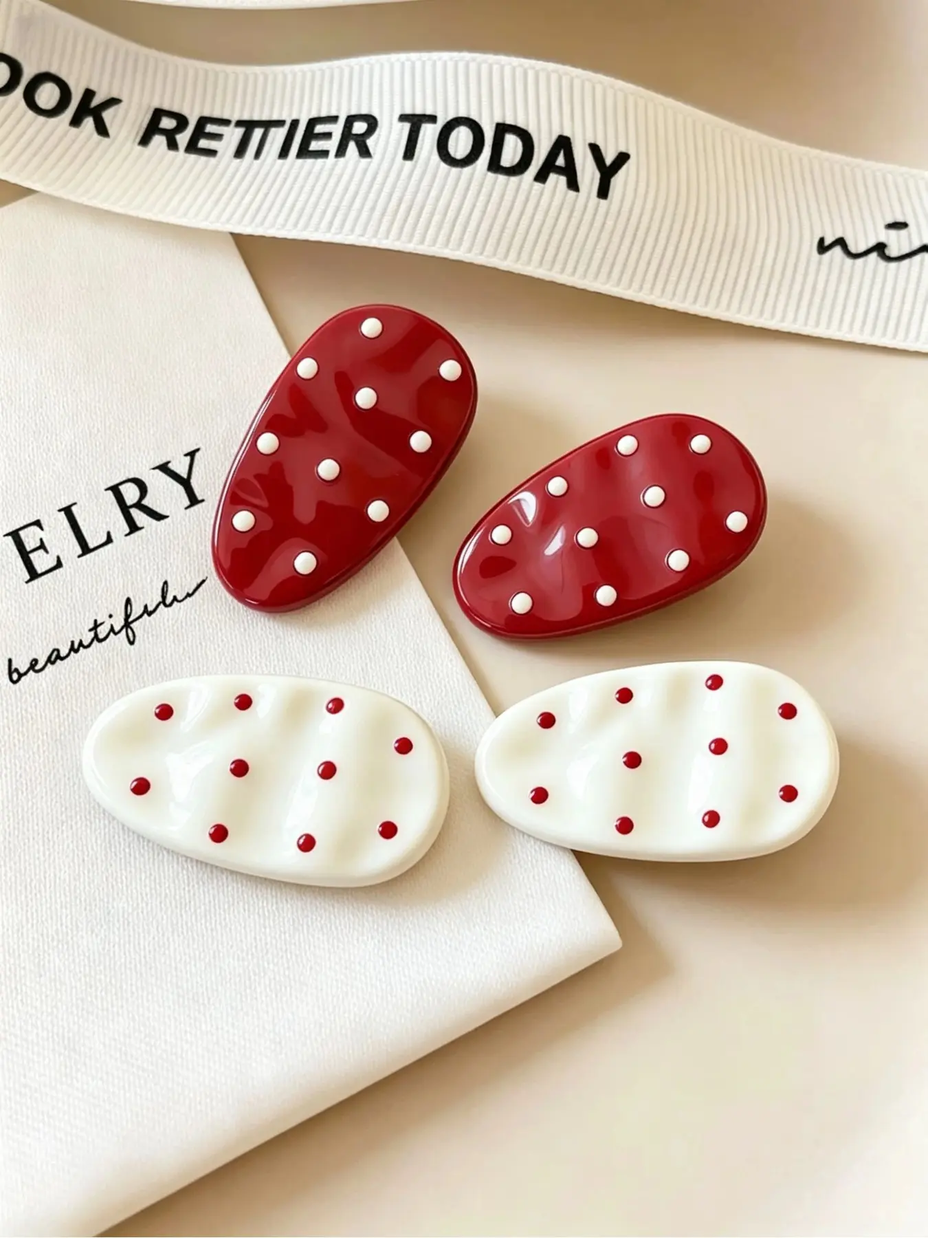 4Pcs Cream Polka Dot Cute Sweet Hair Clips, Side Bangs & Flyaway Hair Alligator Clips, Essential Hair Accessories for Studio Photography Shoots