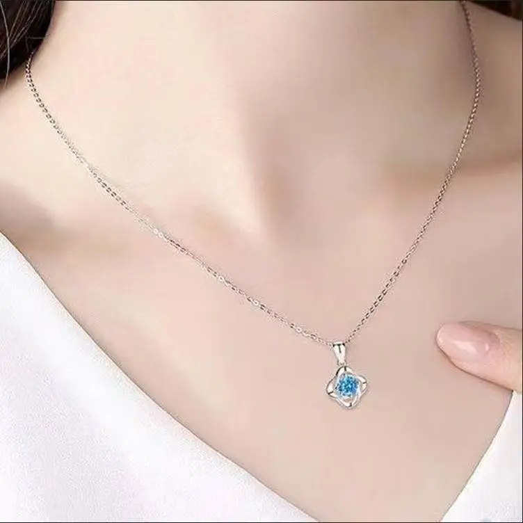 Trendy Four‑Leaf Clover Necklace for Women, Moissanite Stone Pendant, Stainless Steel, Gift for Girlfriend Birthday Valentine’s Day