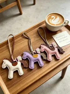 Alaska Fog Wax Pony Keychain, New Design Brings Good Luck, Suitable for Bags, Pets, and Car Keys, Stylish and Functional Accessory
