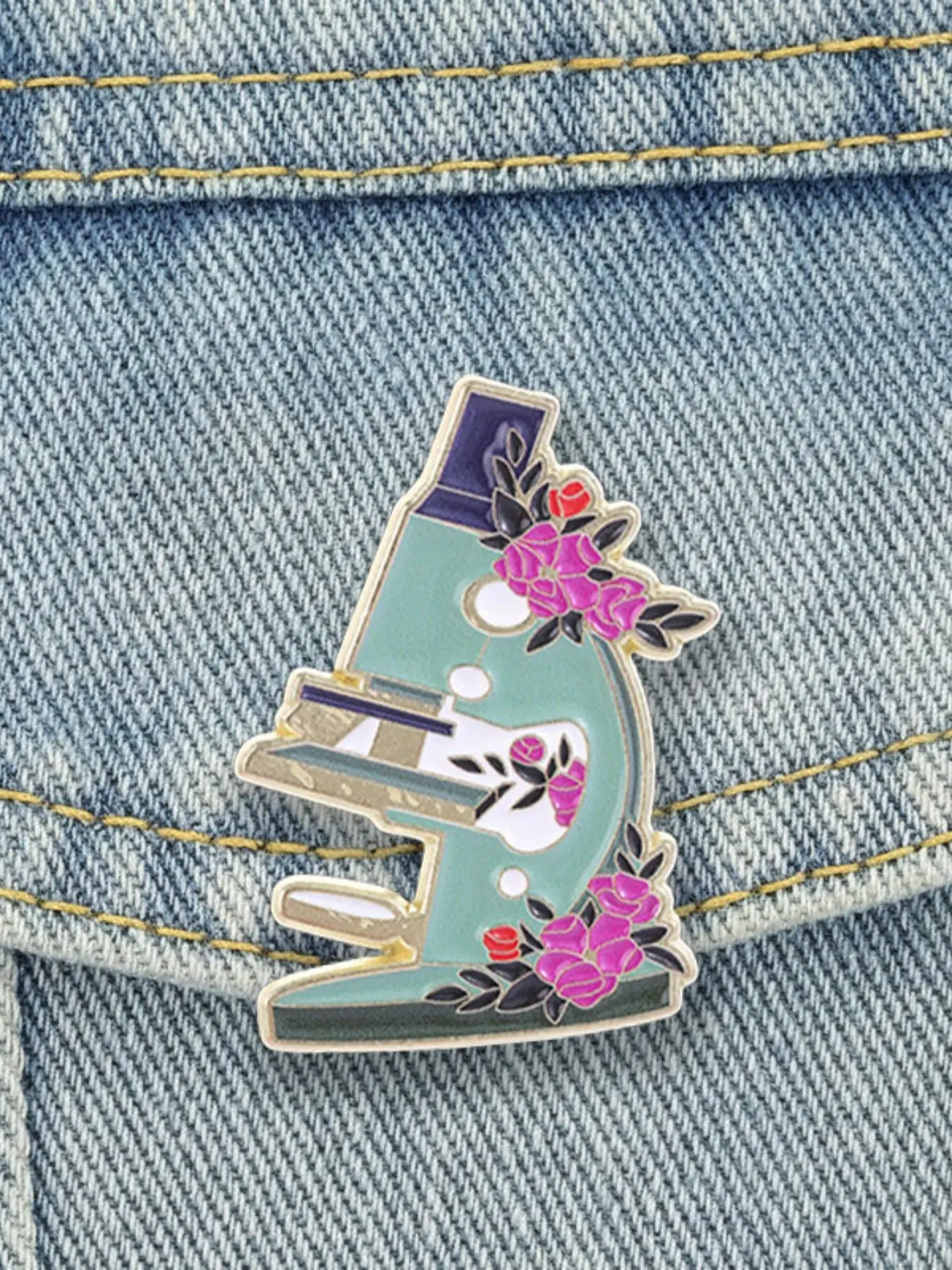 Scientific Microscope Enamel Pin, Floral Design Badge, Perfect Gift for Science Lovers, Unique Accessories for Science Enthusiasts