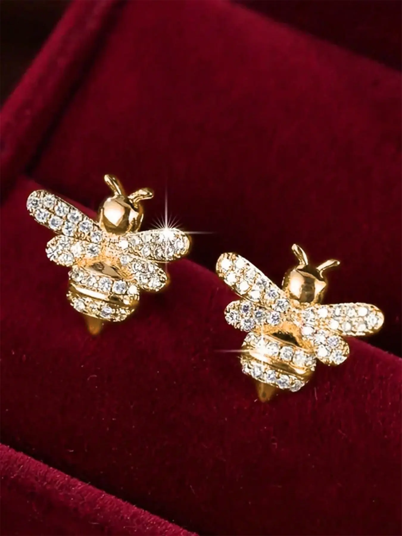 1 Pair Gorgeous Cubic Zirconia Bee Stud Earrings For Women For Wedding Engagement Anniversary Party Jewelry Valentine's Day Gift