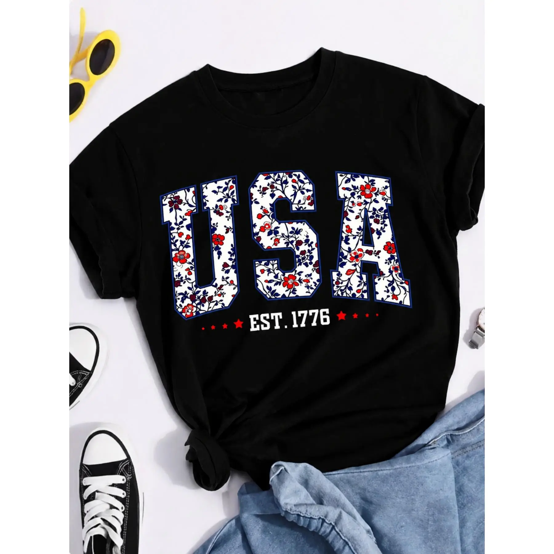 Themed T-Shirt with EST. 1776 Historical Print - Vintage USA Lettering & Floral Short Sleeve Crew Neck Casual Style Suitable for Fourth of, Casual Attire, Machine Washable Retro Apparel, 2D Flat