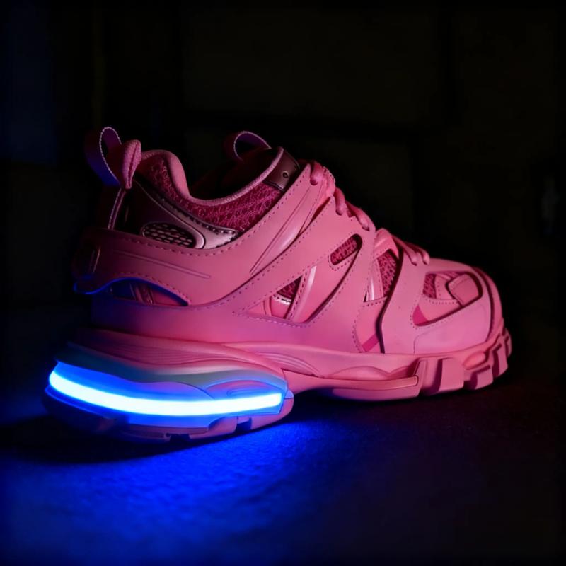 LED Shining Chunky Sneakers for Men Women Breathable Light-Up Casual Shoes Unisex Fit Comfortable Shock Absorbing Sole Trendy Night Style,matching shoes for couples.