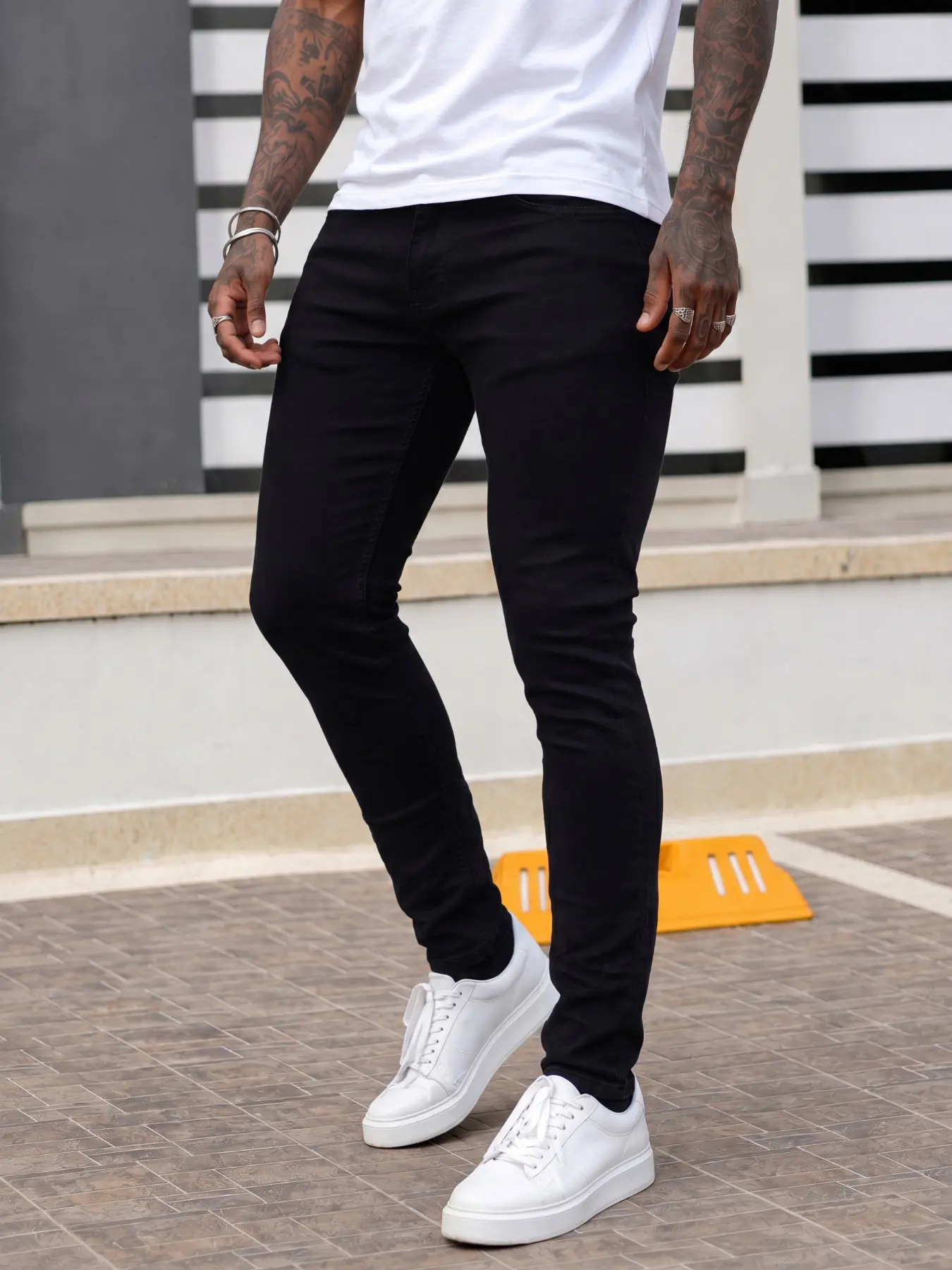 Men's Black Stretch Skinny Jeans, Mid-Rise Slim Fit, Minimalist Versatile Streetwear Denim Pants Suitable For Office & Casual All-Season Wear, Menswear