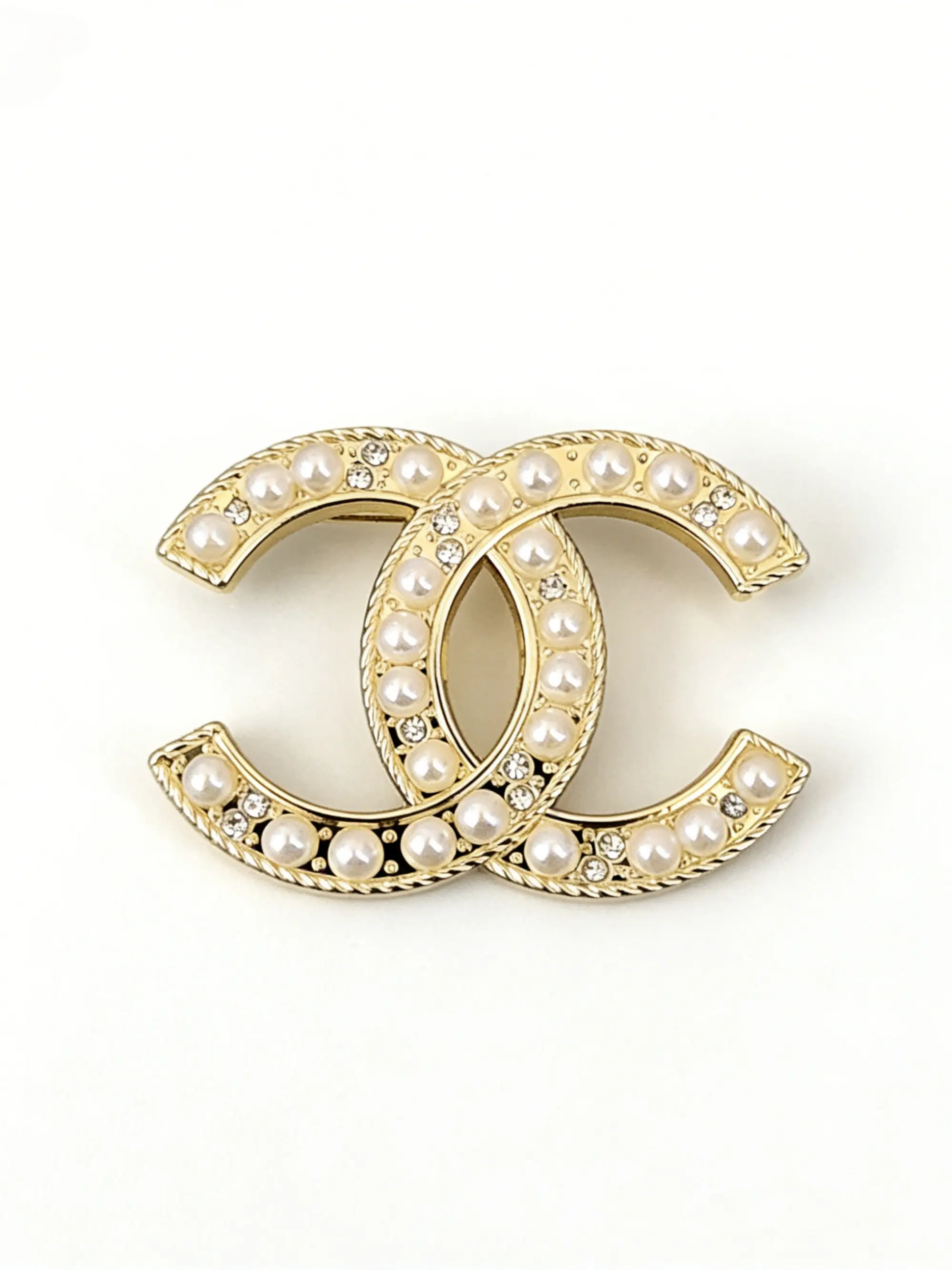 Summer Fragrance Brooch, High-End Suit Letter Brooch, Anti-Glare Elegant Bridal Accessory, All Seasons Fashion Pin