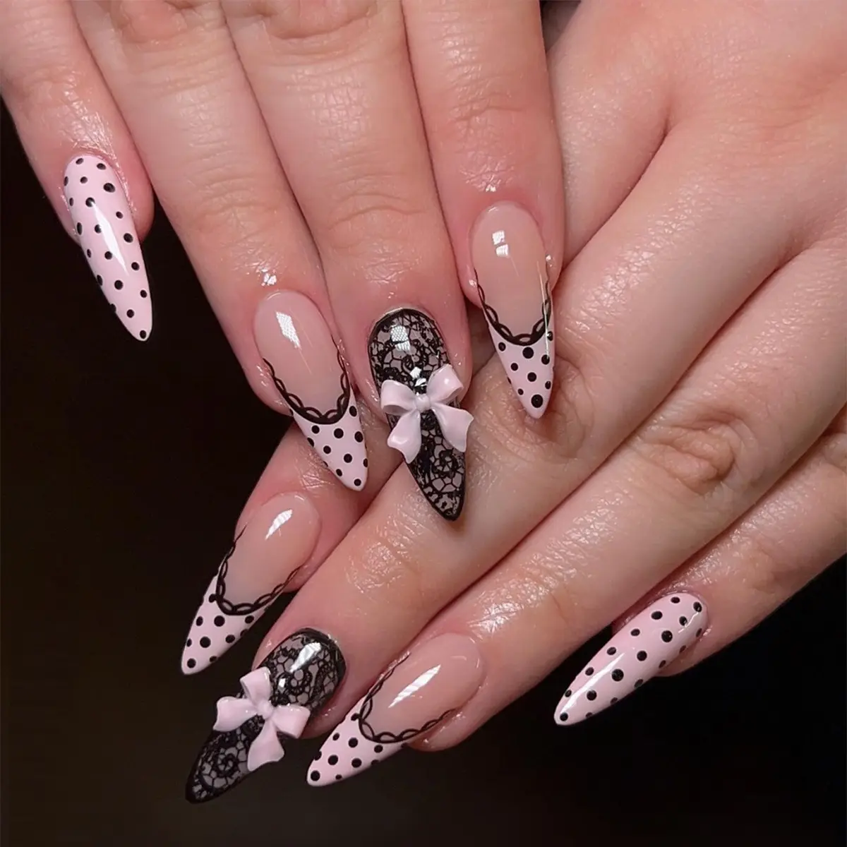 Y2K Almond Shape Press On Nails 24 Pieces Sweet Cool Black Lace French Polka Dot Fake Nails Detachable Reusable Luxury Nail Art For Women