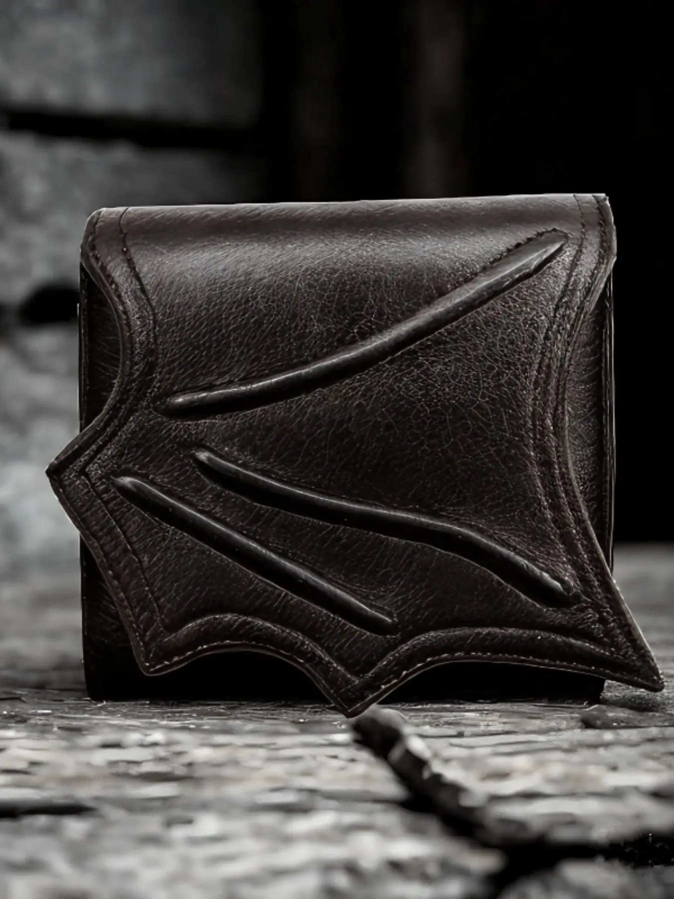 Gothic Bat Wing Wallet, Unique Design, Perfect for Gothic Lovers, Stylish Accessory, Ideal Gift, Durable Material, Easy to Carry