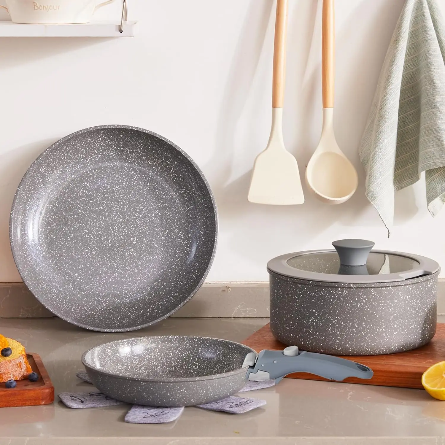 Gray Non Stick Pot and Pan Set with Removable Handle, Ceramic Cookware Set Detachable Handle, 5 count Induction Kitchen Camping Stackable Pots Pans, Dishwasher/Oven Safe, PTFE//PFOA Free