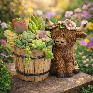 Adorable Ceramic Highland Cow Flower Pot, Cute Outdoor Garden Decor, High-Quality Ceramic Material, Perfect for Home Decoration