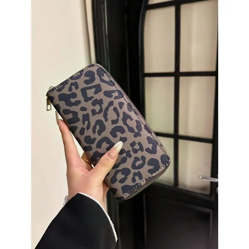 Women's Sporty Chic Vintage Leopard Print Long-Zipper Synthetic Wallet - High-Capacity Credit Card Holder with Multi-Card Slots, Coin Pockets, Textured Surface & Phone Pocket for Sports & Outdoor Protective Gear Use, Phone Wallet, Fashionable Wallet
