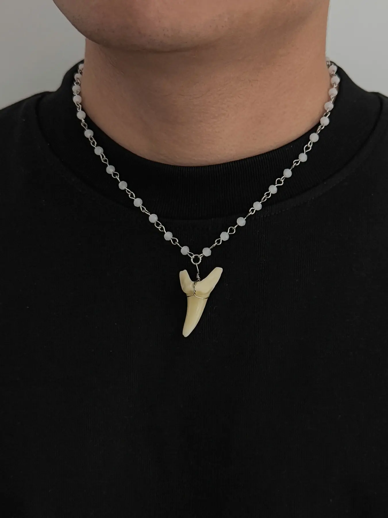 Vintage Shark Tooth Pendant Necklace, Crystal Chain Metal Jewelry, Hip Hop Style, Streetwear, Wedding, Party, Holiday Gift for Men