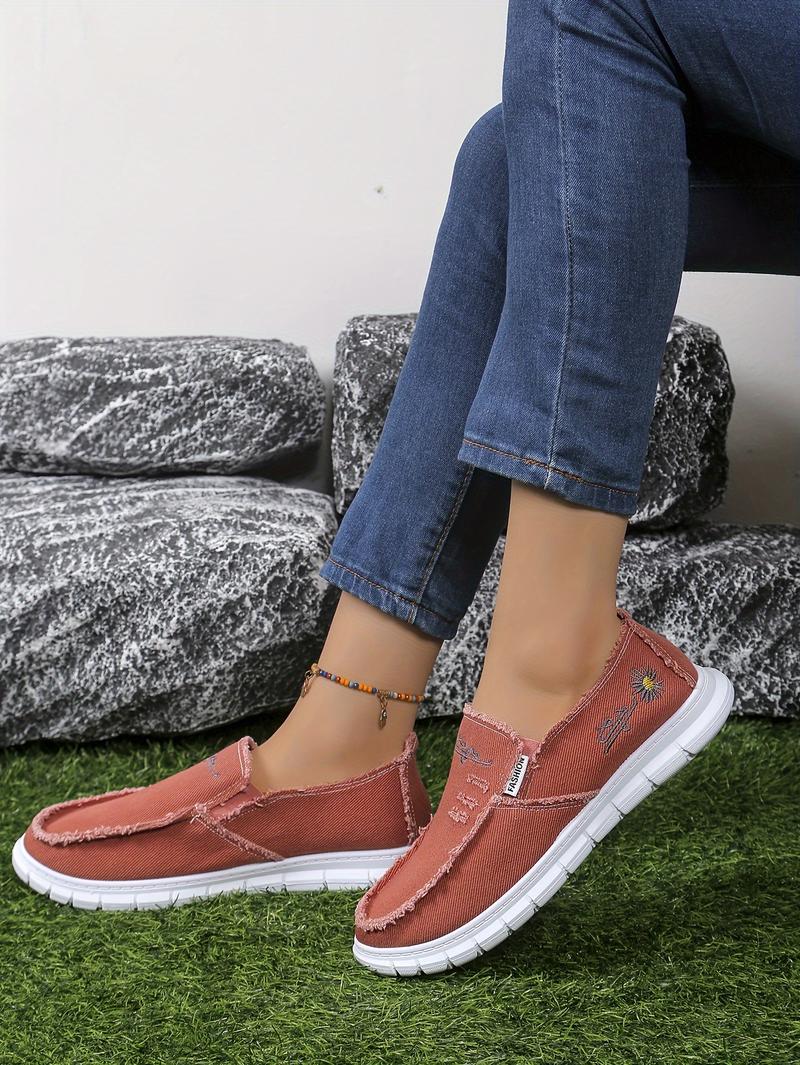 Men'S And Women'S Casual Loafers with Floral Embroidery- Made of Soft Fabrics, Featuring Non- Slip Rubber Soles, Lightweight And Comfortable for All Seasons. Casual Footwear |   Floral Embroidered Shoes |   Rubber- Soled Shoes