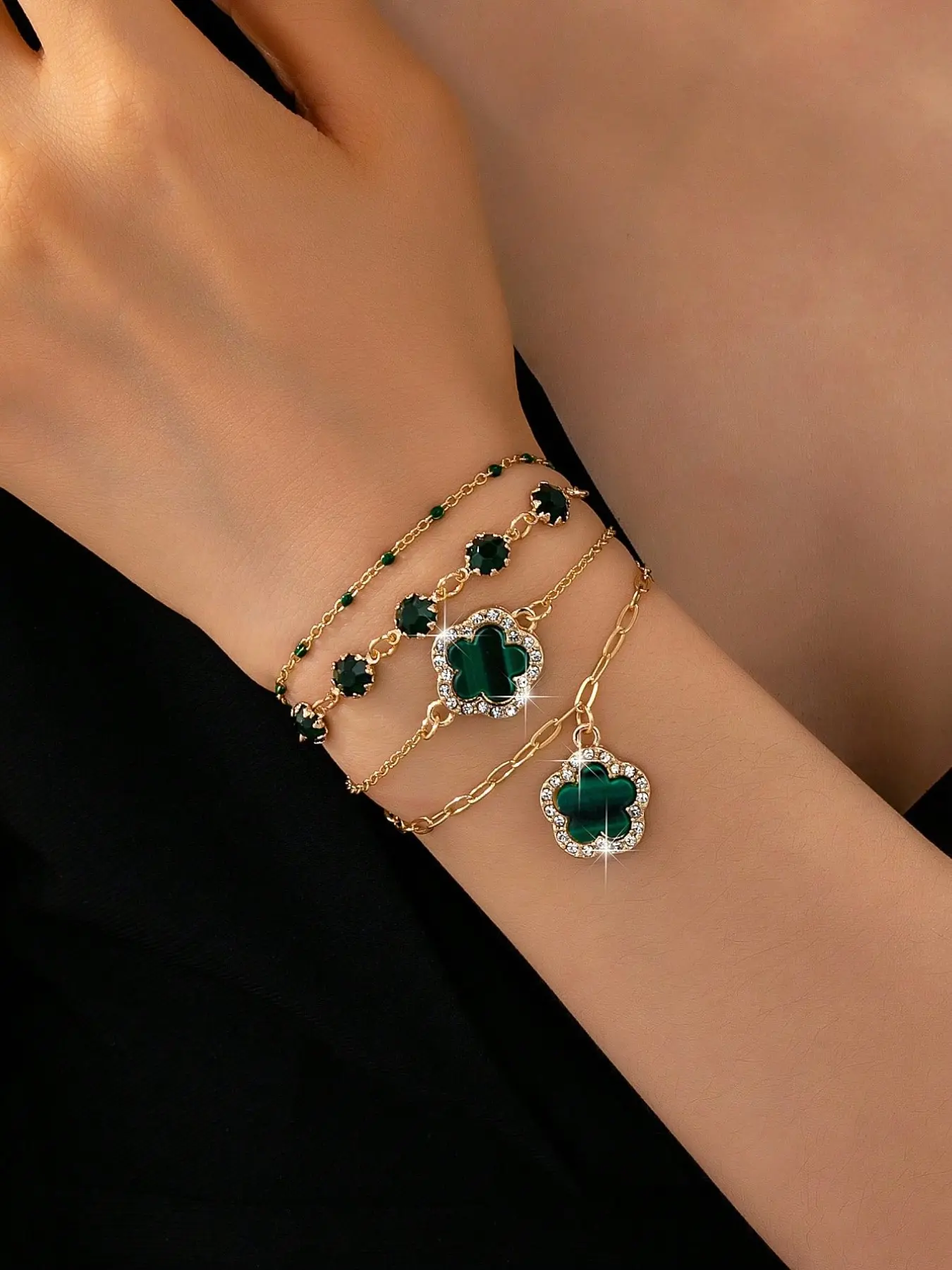 Layered Green Clover Bracelets for Women, Rhinestone Four Leaf Clover Multi Layer Stackable Bracelet Set Fashion Lucky Jewelry Gift