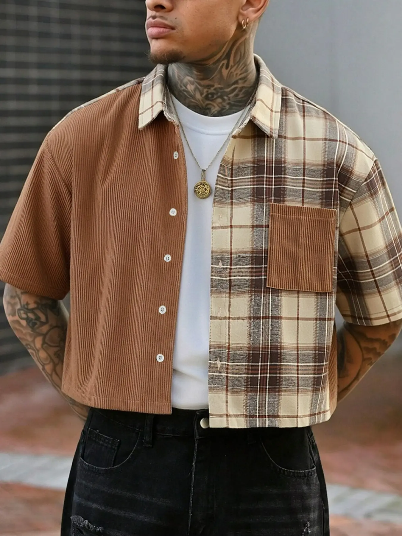 Men Oversized Cropped Short Sleeve Shirt, Color Block Plaid Spliced Casual Shirt With Chest Pocket, Trendy Street Blouse For Skateboarding Daily Street Looks