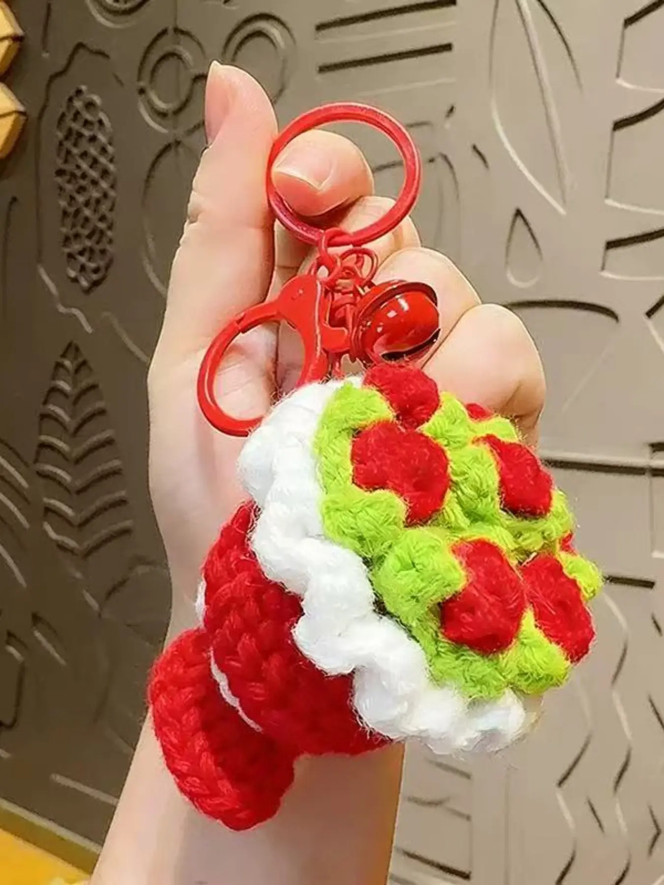 Plush Handheld Flower Artificial Rose Keychain, Handmade Crochet Keychain, Valentine's Day Gift,Pendant Key Ring for Purse Handbags Women Girl