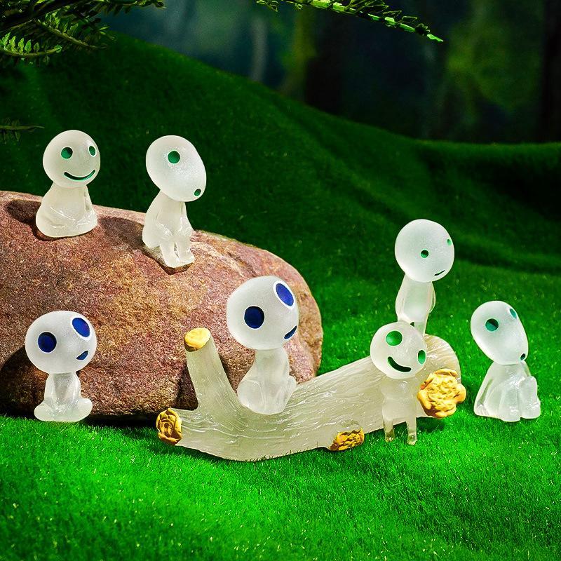 Glow in Dark Tree Elves Decorations, Miniature Fairy Luminous Ghosts for Garden, Aquarium, Dollhouse, Potted Plants, Christmas DIY Supplies, Resin Models