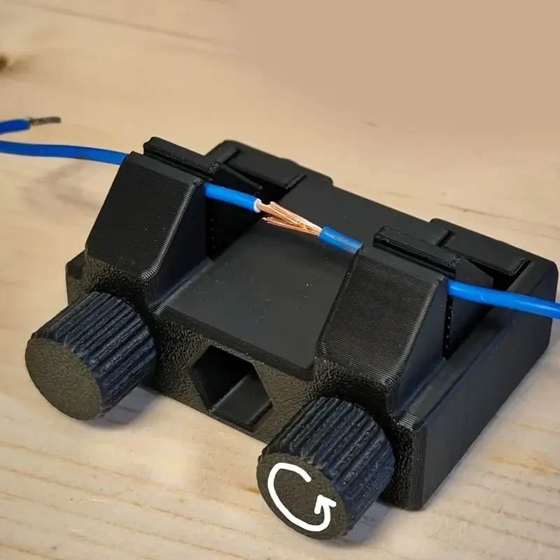 Multi-Functional Solder Wire Holder Tool, Ideal for Soldering Iron Assistance, Suitable for All-Year Electronics DIY and Repair Workstations