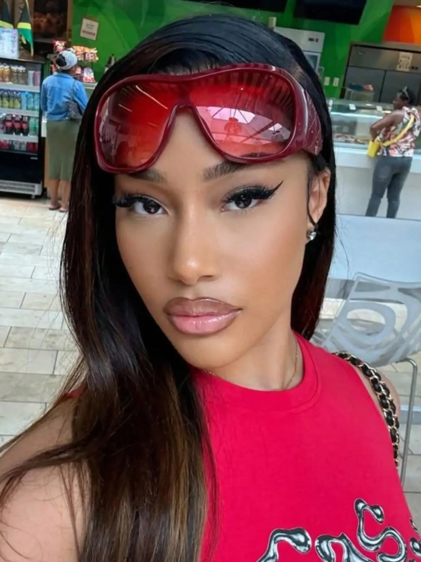 Y2K Retro Oversized Wraparound Fashionable Sunglasses for Women, Trendy and Elegant, Perfect for Streetwear and Daily Accessories, Street Style Shades