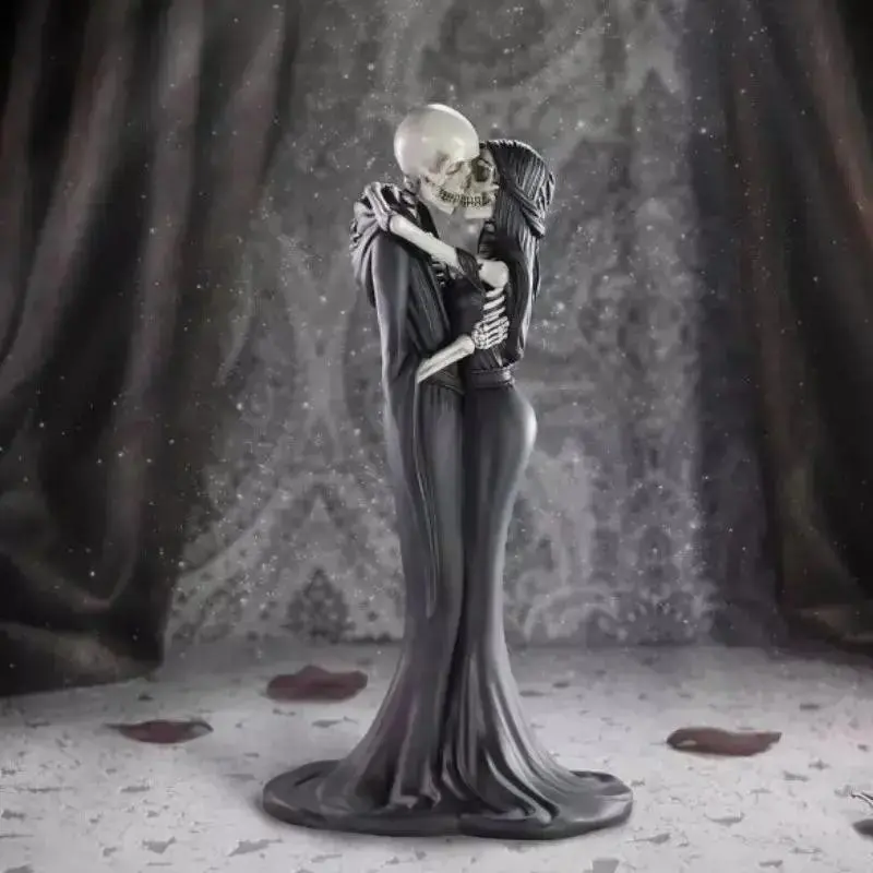 Halloween Skull Couple Statue, Gothic Eternal Kiss Sculpture, Vengeance Goddess Figure, Creative Halloween Gift, Unique Decorative Item