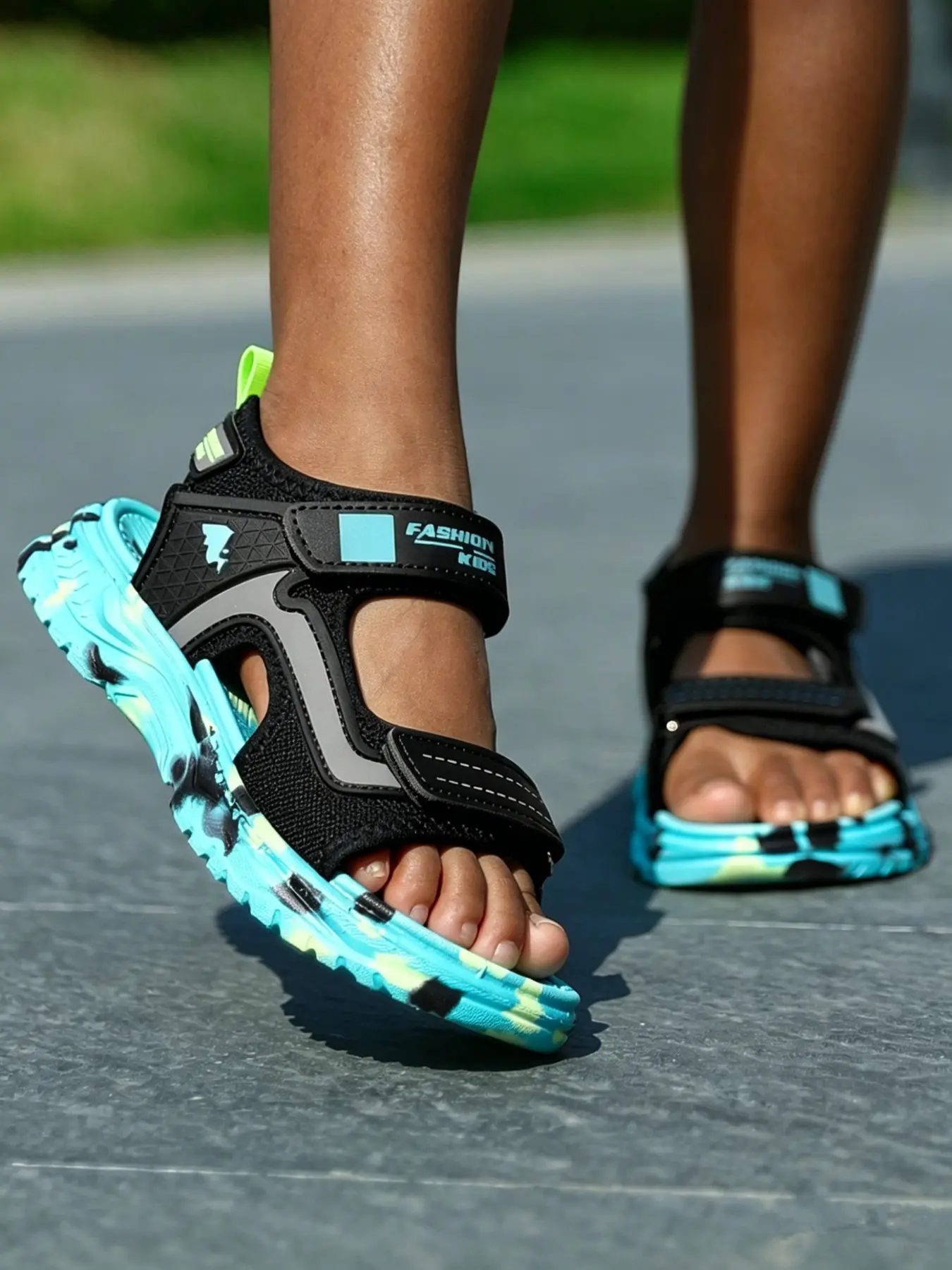 Comfortable Lightweight Boys' Sandals, Fashion Casual Sports Beach Shoes, Ideal for Daily Wear, Stylish and Durable Design