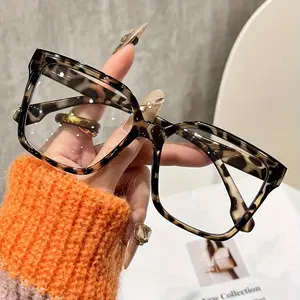 1 Pair Women's Large Square Tortoiseshell Tortoise Print Glasses - Oversized Round/ Compatible Frames, Non- Bohemian Tortoise Eyewear with Plastic Hinges & Cloth, Tortoise Frame Glasses for Everyday Fashion